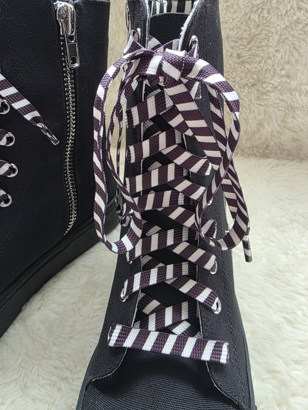 Dolls Kill x Emily The Strange Existential Freeze Platform Sneakers Size 6 - Picture 9 of 12